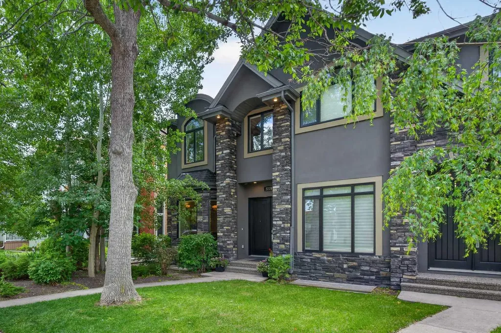 2219 2 Avenue NW Calgary AB T2N 0H1