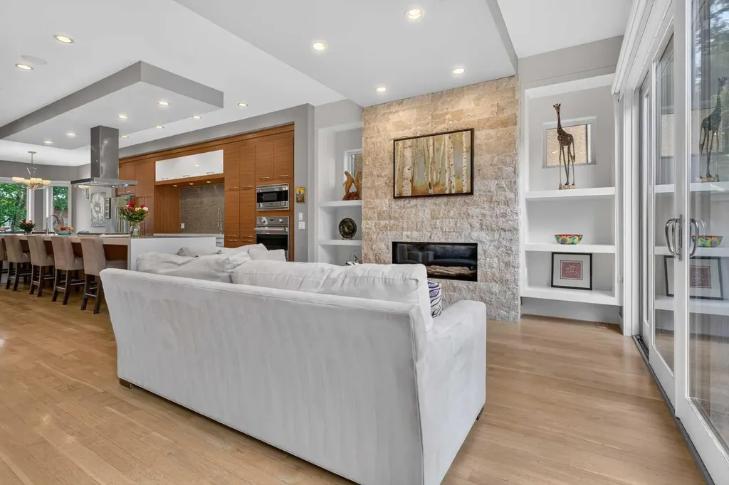 2219 2 Avenue NW Calgary AB T2N 0H1