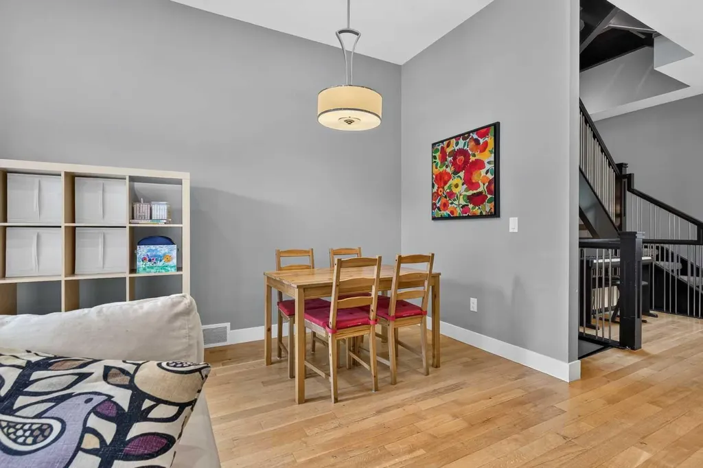 2219 2 Avenue NW Calgary AB T2N 0H1