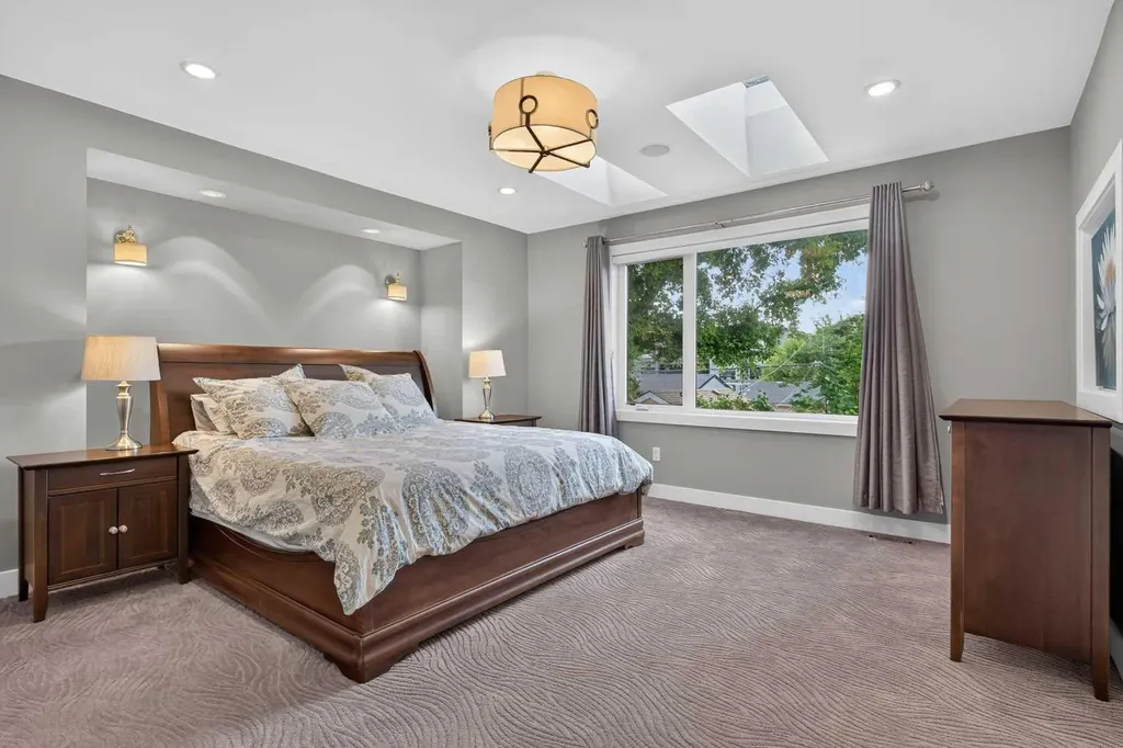 2219 2 Avenue NW Calgary AB T2N 0H1