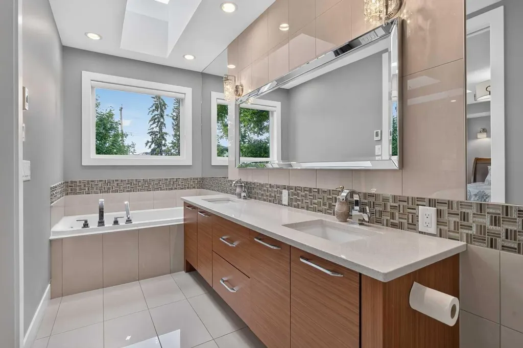 2219 2 Avenue NW Calgary AB T2N 0H1