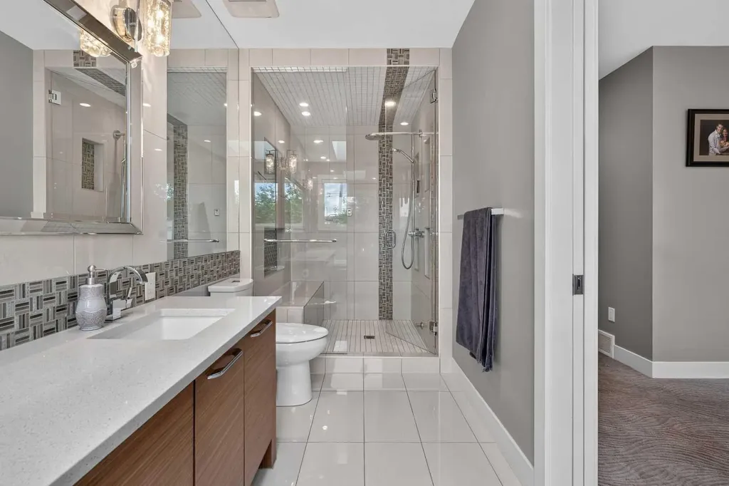 2219 2 Avenue NW Calgary AB T2N 0H1