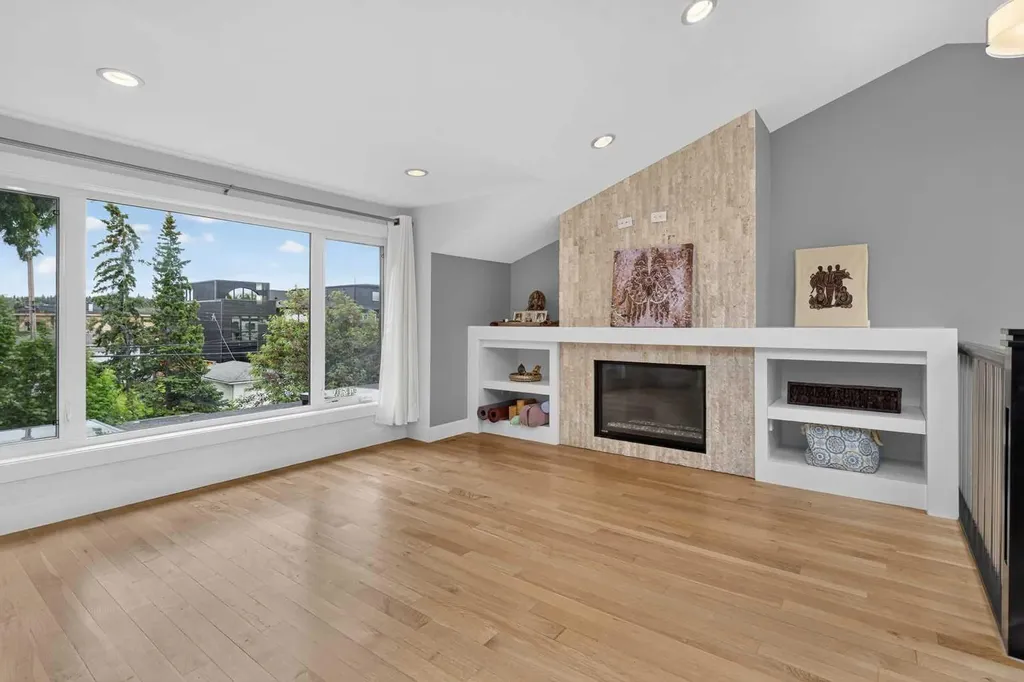 2219 2 Avenue NW Calgary AB T2N 0H1