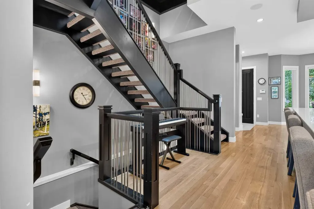 2219 2 Avenue NW Calgary AB T2N 0H1