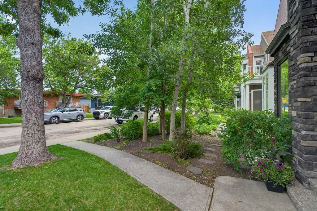 2219 2 Avenue NW Calgary AB T2N 0H1