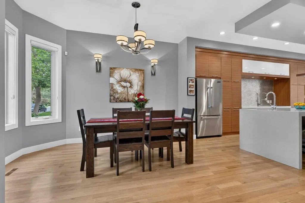 2219 2 Avenue NW Calgary AB T2N 0H1