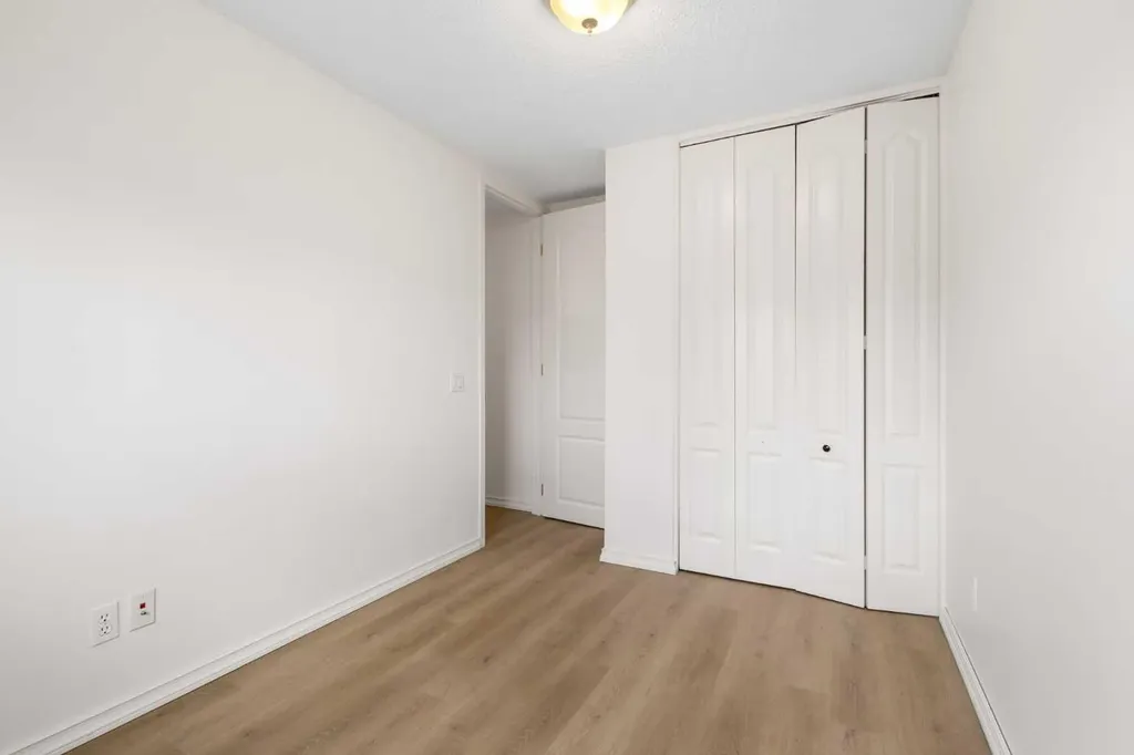 268 Madeira Place NE Calgary AB T2A5T1