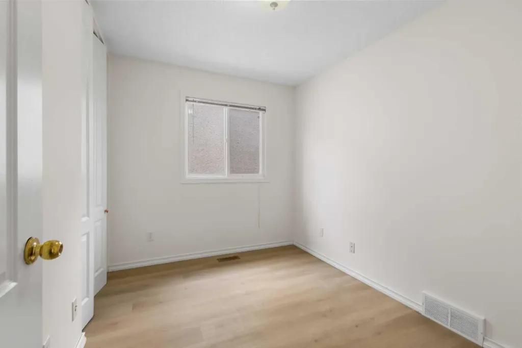 268 Madeira Place NE Calgary AB T2A5T1