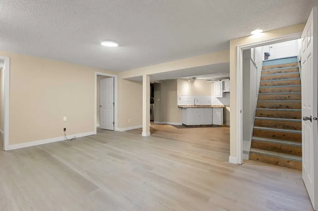 268 Madeira Place NE Calgary AB T2A5T1