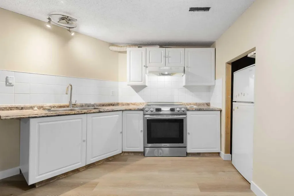 268 Madeira Place NE Calgary AB T2A5T1