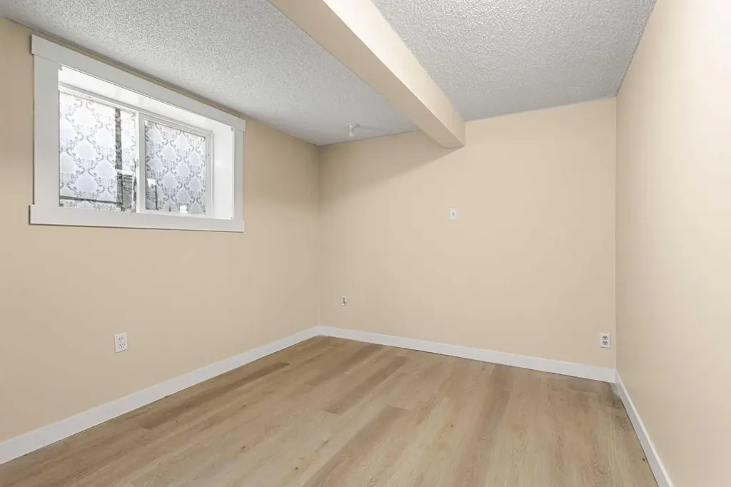 268 Madeira Place NE Calgary AB T2A5T1