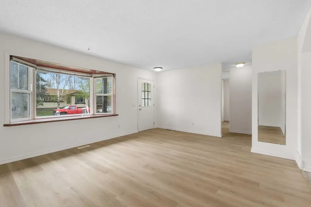 268 Madeira Place NE Calgary AB T2A5T1
