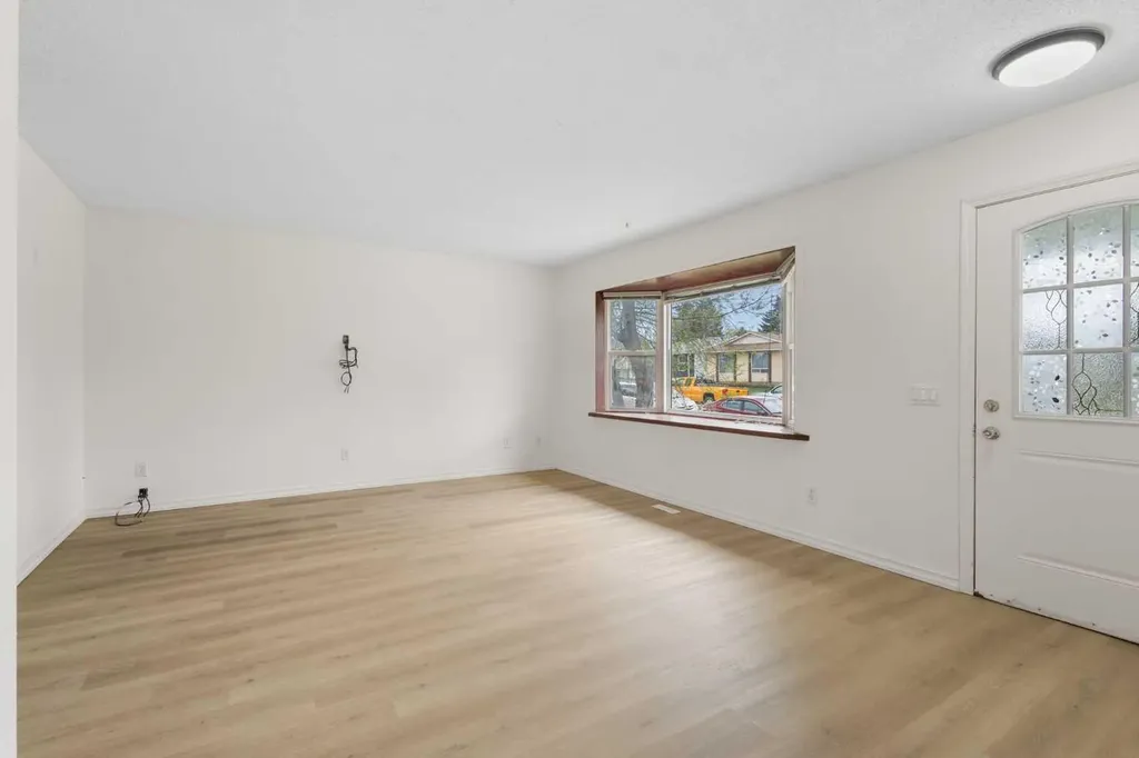 268 Madeira Place NE Calgary AB T2A5T1
