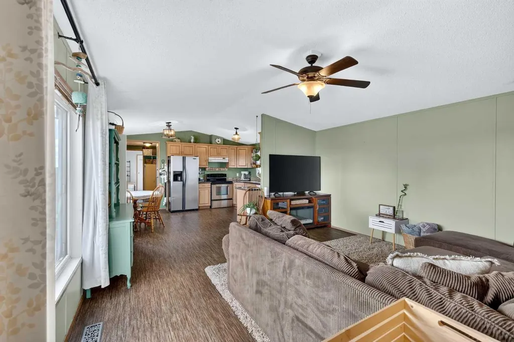 255049 Twp Road 300 Rural Kneehill County AB T0M 0A0