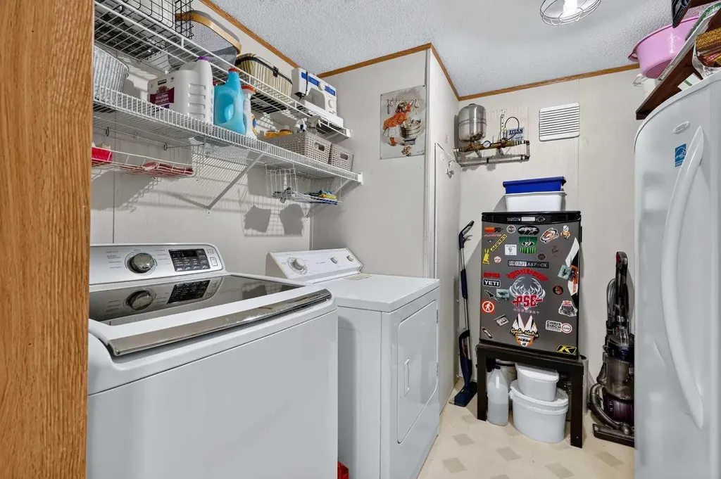255049 Twp Road 300 Rural Kneehill County AB T0M 0A0