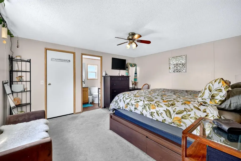 255049 Twp Road 300 Rural Kneehill County AB T0M 0A0
