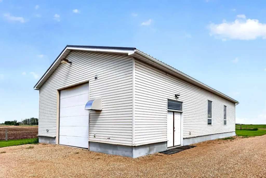 255049 Twp Road 300 Rural Kneehill County AB T0M 0A0