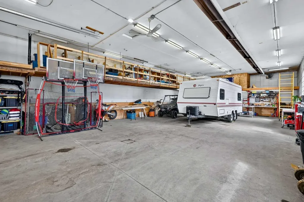 255049 Twp Road 300 Rural Kneehill County AB T0M 0A0