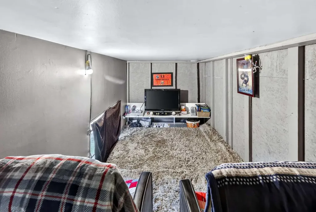 255049 Twp Road 300 Rural Kneehill County AB T0M 0A0