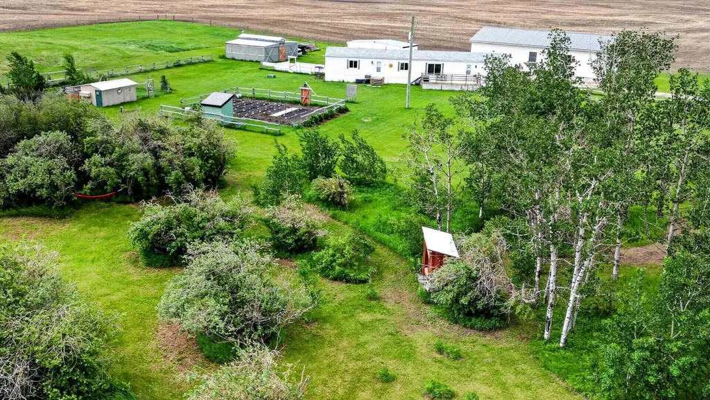255049 Twp Road 300 Rural Kneehill County AB T0M 0A0
