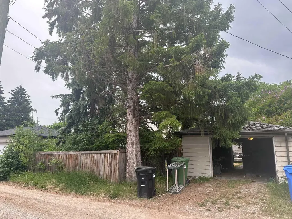 3228 Kerrydale Road SW Calgary AB T3E4S6