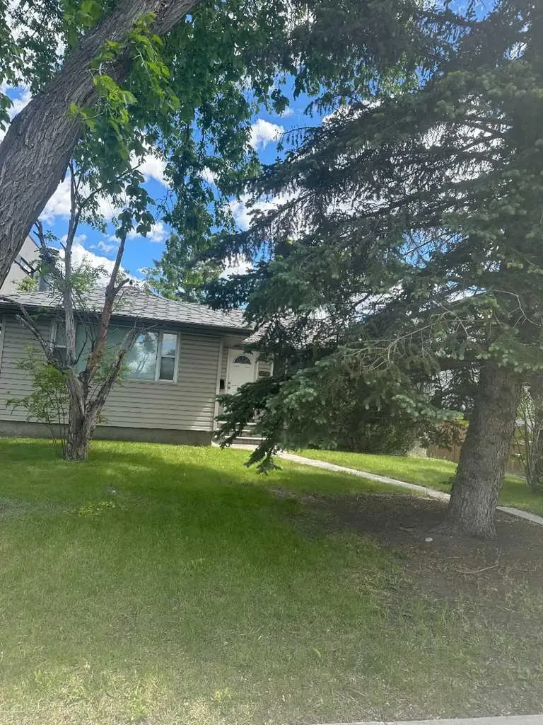 3228 Kerrydale Road SW Calgary AB T3E4S6