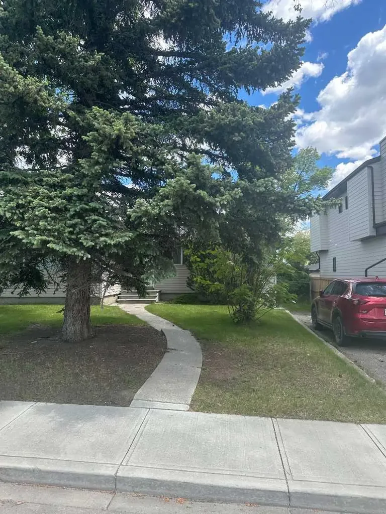 3228 Kerrydale Road SW Calgary AB T3E4S6