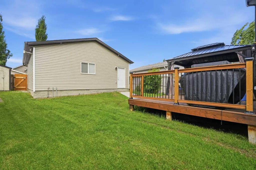 60 Prestwick Heights SE Calgary AB T2X 4H8