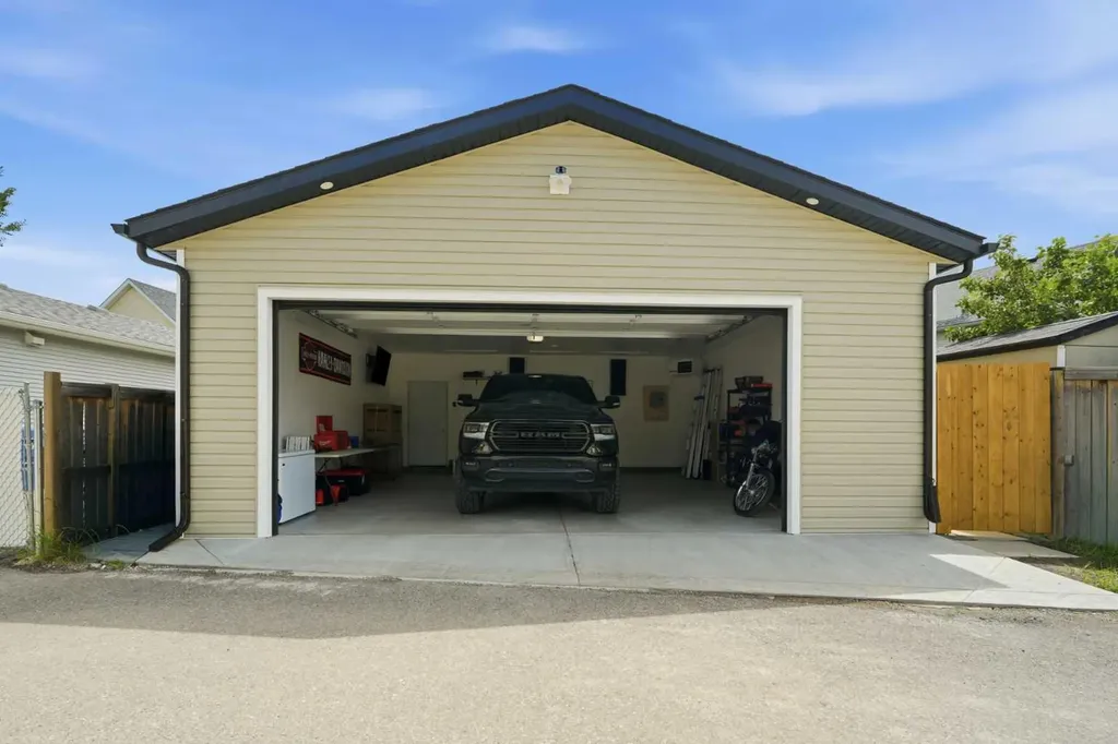 60 Prestwick Heights SE Calgary AB T2X 4H8