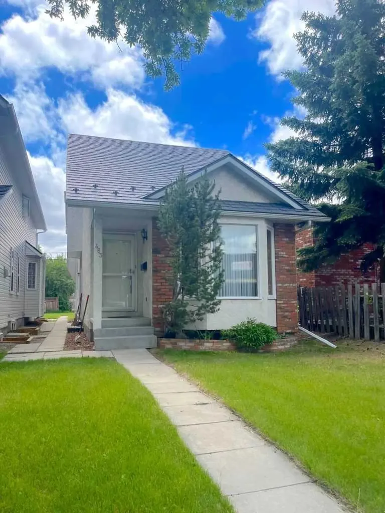 463 23 Avenue NW Calgary AB T2M1S5