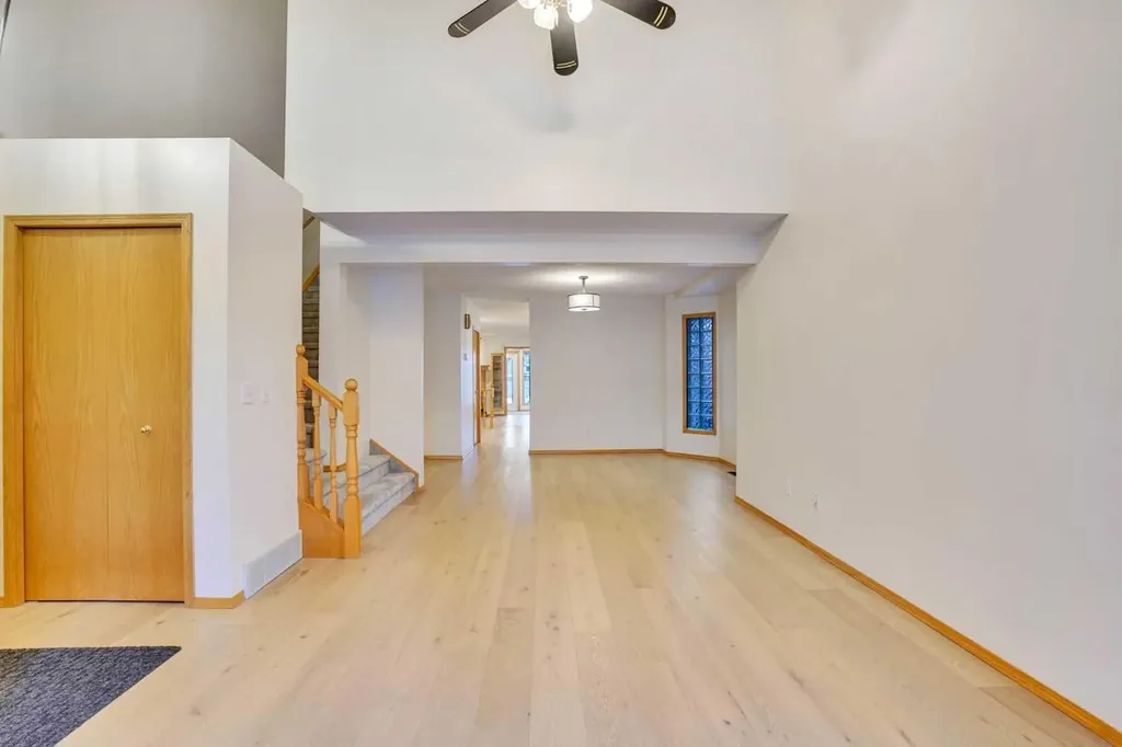 463 23 Avenue NW Calgary AB T2M1S5