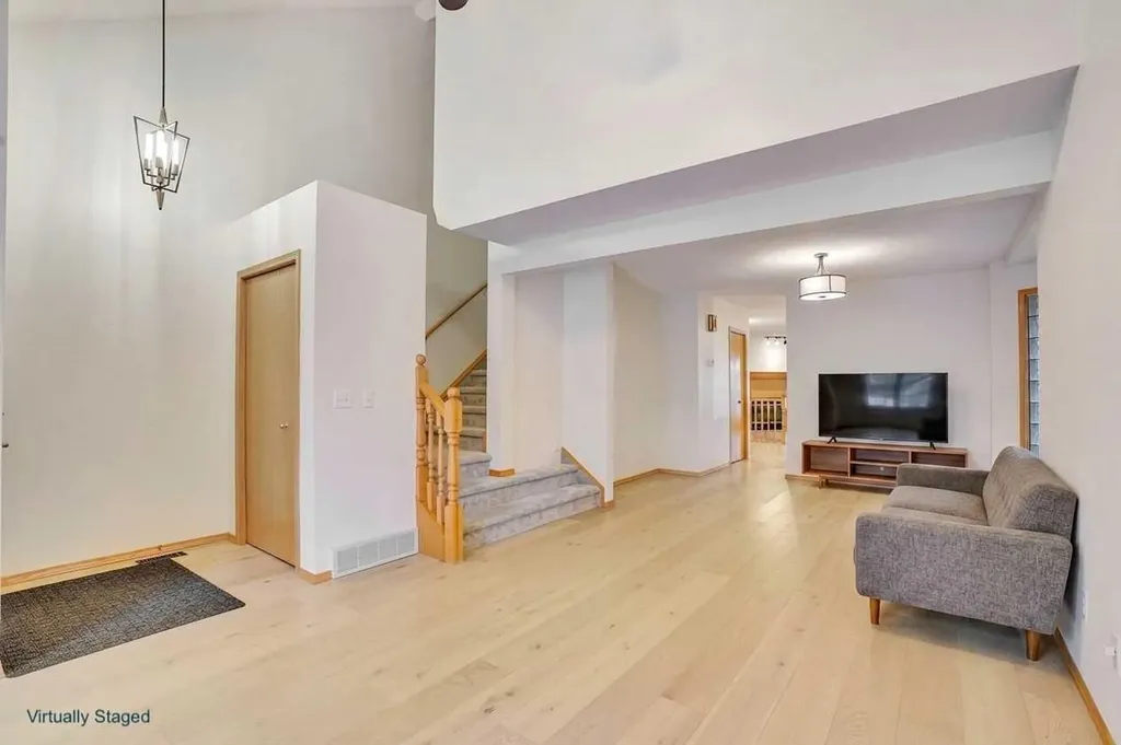 463 23 Avenue NW Calgary AB T2M1S5