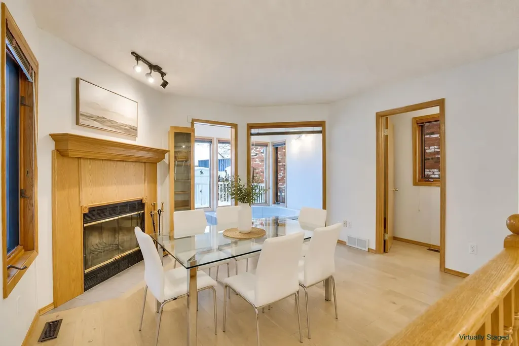 463 23 Avenue NW Calgary AB T2M1S5