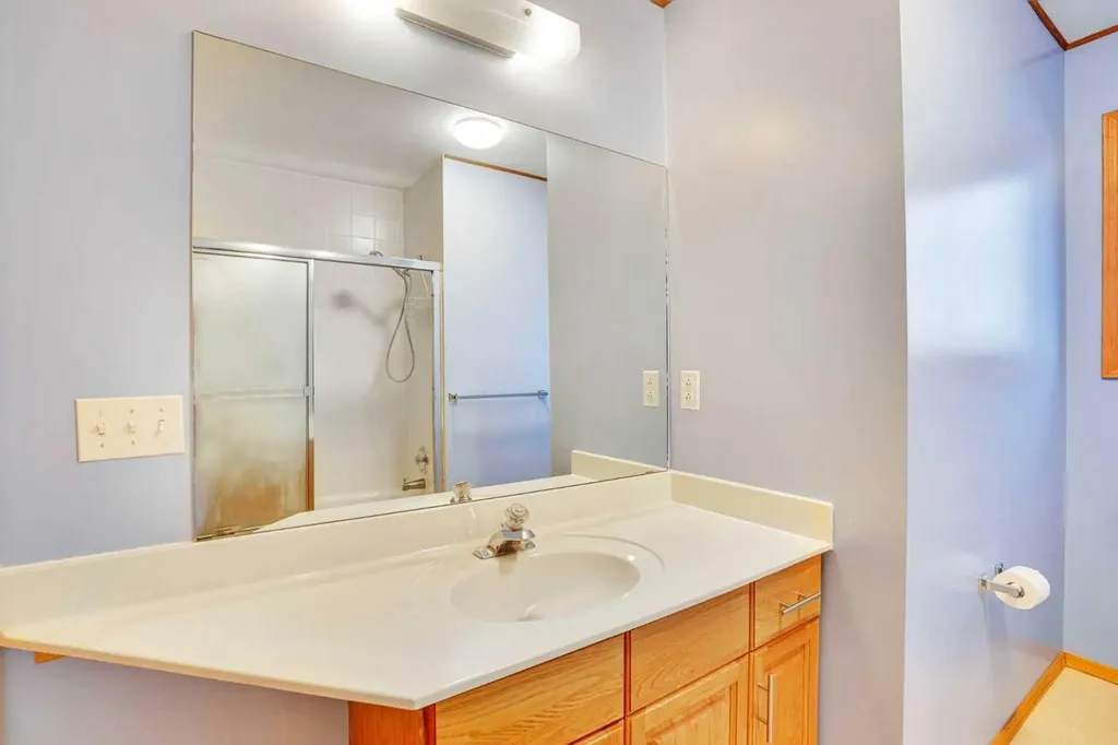 463 23 Avenue NW Calgary AB T2M1S5
