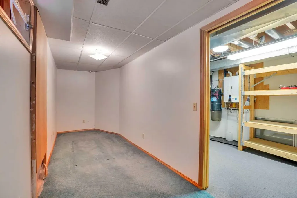 463 23 Avenue NW Calgary AB T2M1S5