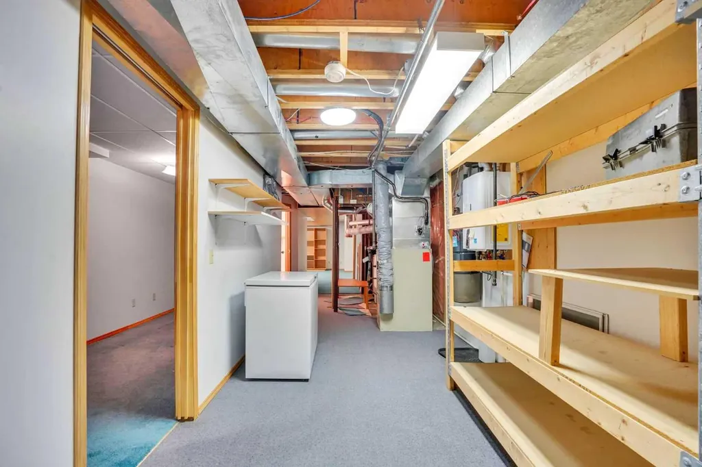463 23 Avenue NW Calgary AB T2M1S5
