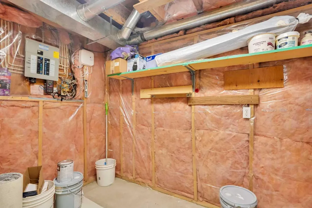 463 23 Avenue NW Calgary AB T2M1S5