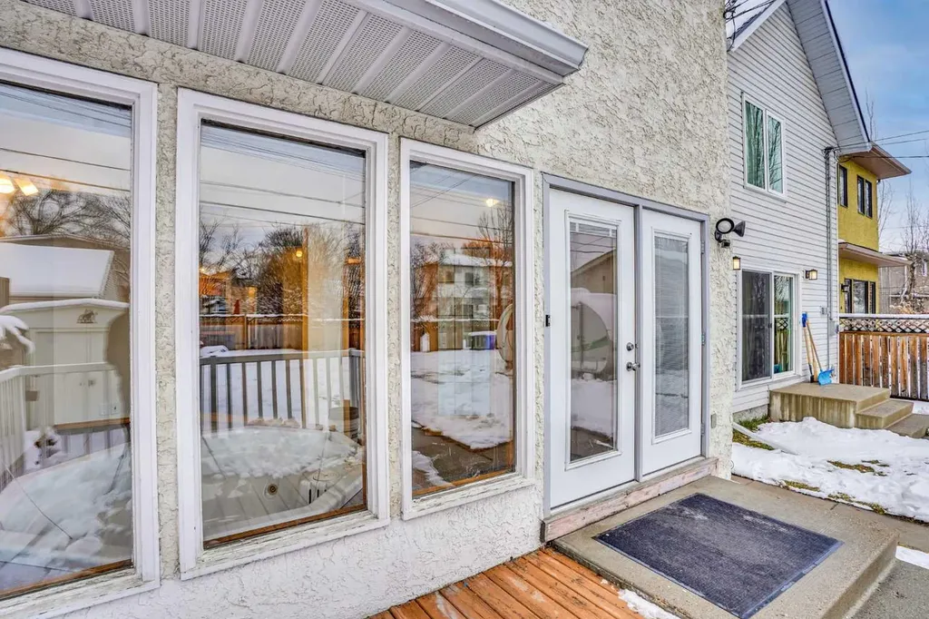 463 23 Avenue NW Calgary AB T2M1S5