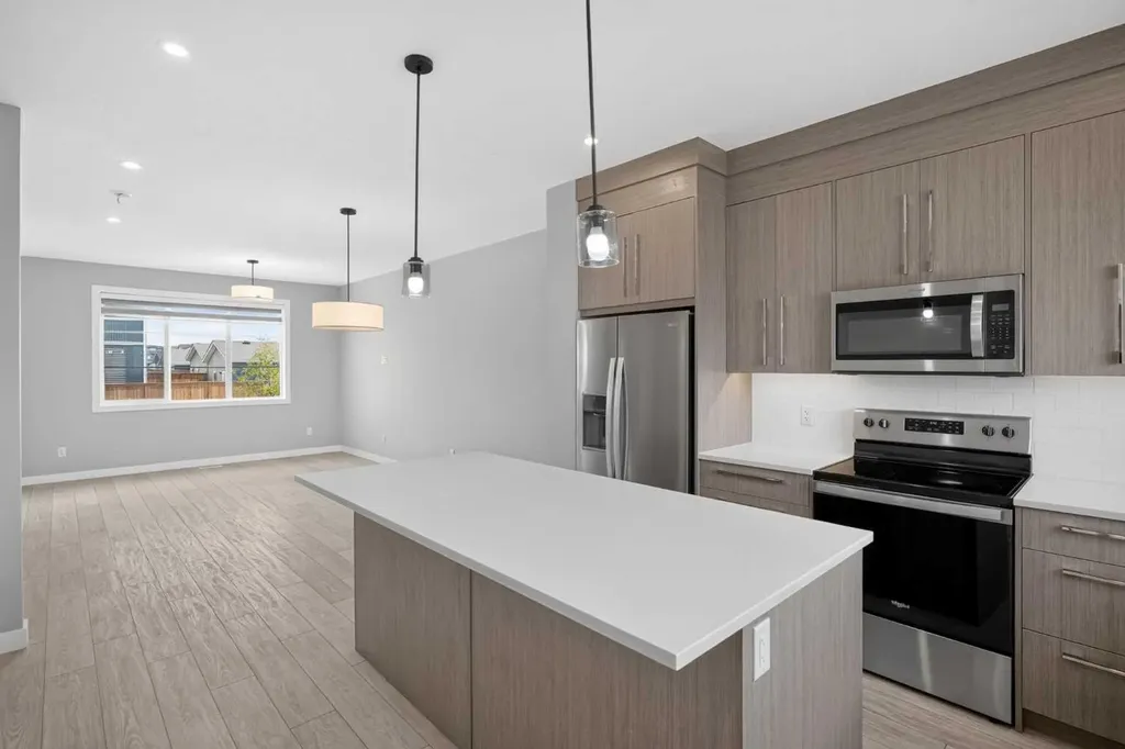 204 Chelsea Manor Chestermere AB T1X 2P5