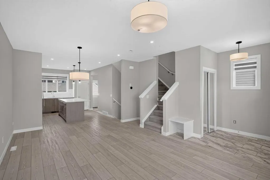 204 Chelsea Manor Chestermere AB T1X 2P5