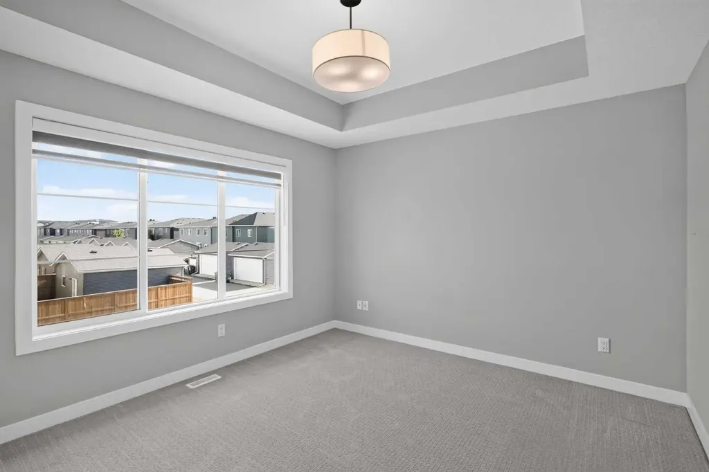 204 Chelsea Manor Chestermere AB T1X 2P5