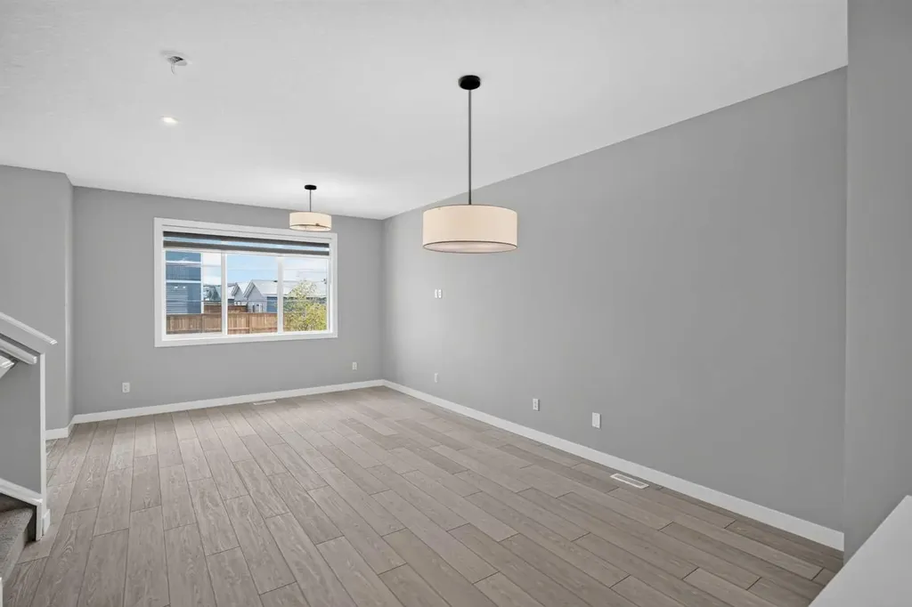 204 Chelsea Manor Chestermere AB T1X 2P5