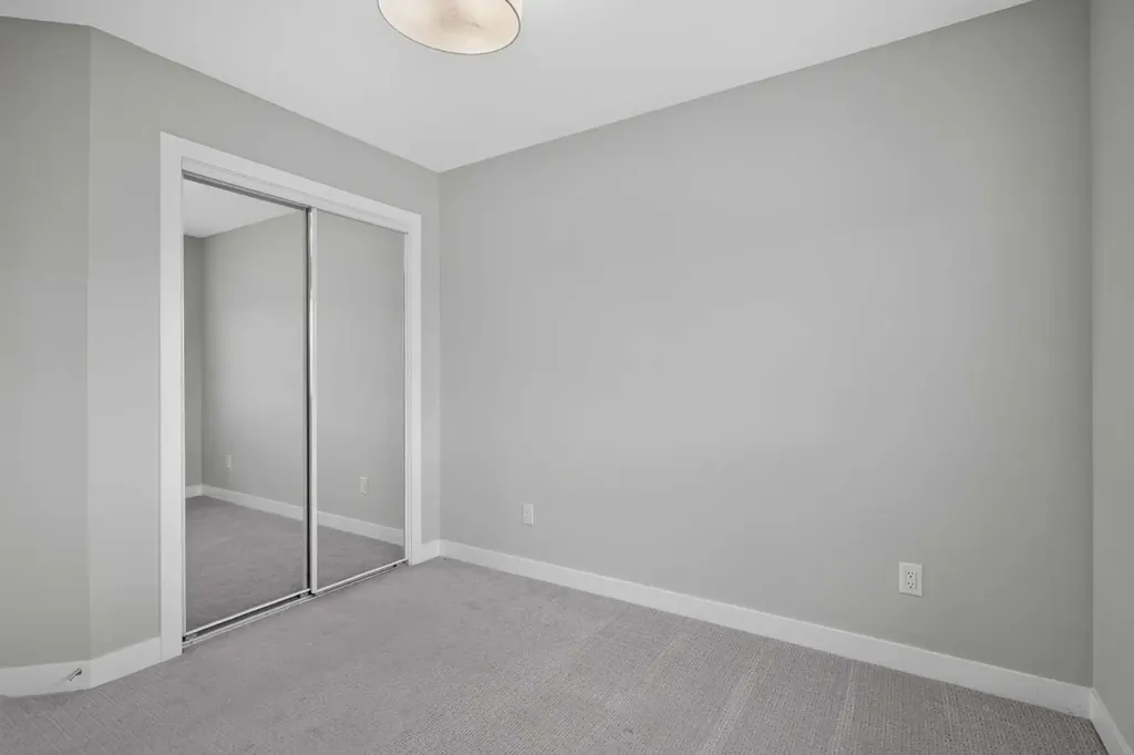 204 Chelsea Manor Chestermere AB T1X 2P5