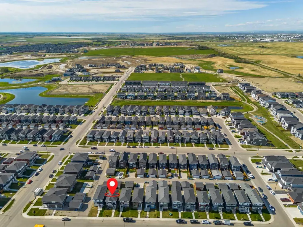 204 Chelsea Manor Chestermere AB T1X 2P5