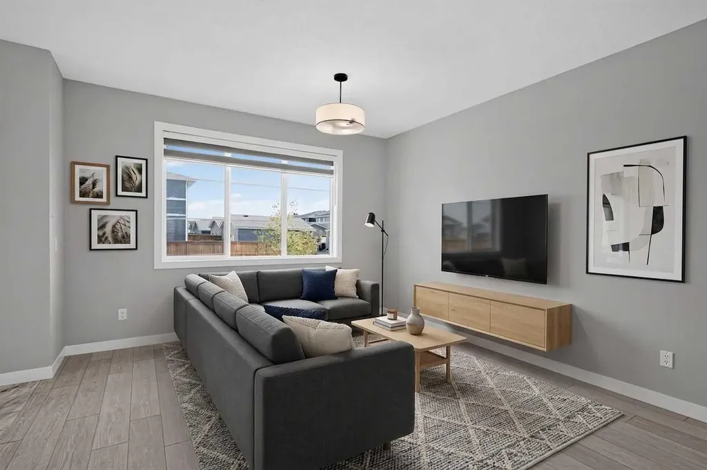 204 Chelsea Manor Chestermere AB T1X 2P5