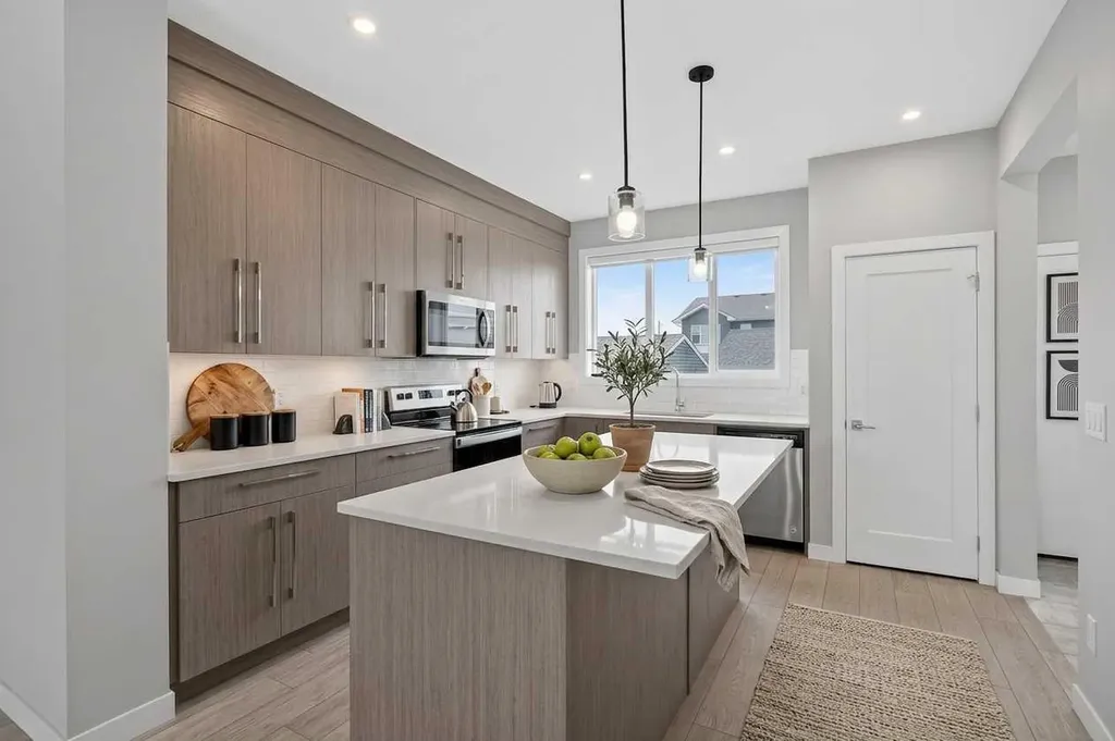 204 Chelsea Manor Chestermere AB T1X 2P5
