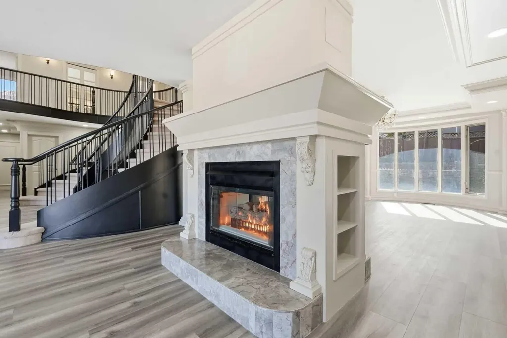 91 Patterson Crescent SW Calgary AB T3J 2B9