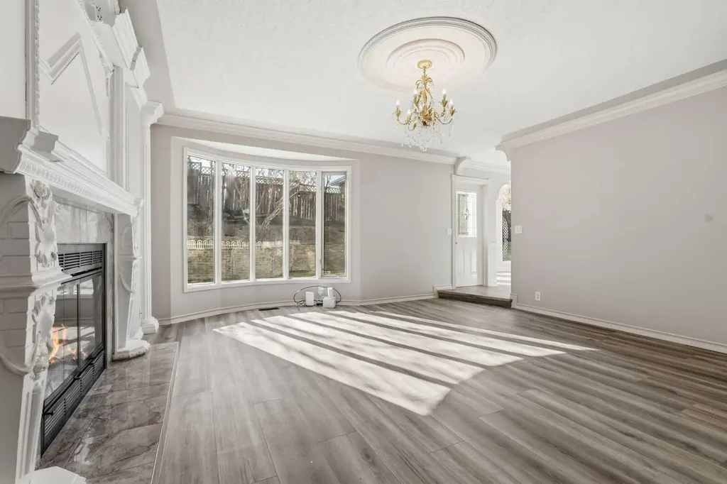 91 Patterson Crescent SW Calgary AB T3J 2B9