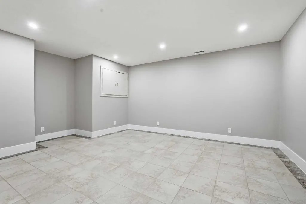 91 Patterson Crescent SW Calgary AB T3J 2B9