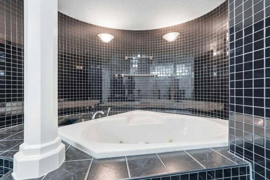91 Patterson Crescent SW Calgary AB T3J 2B9